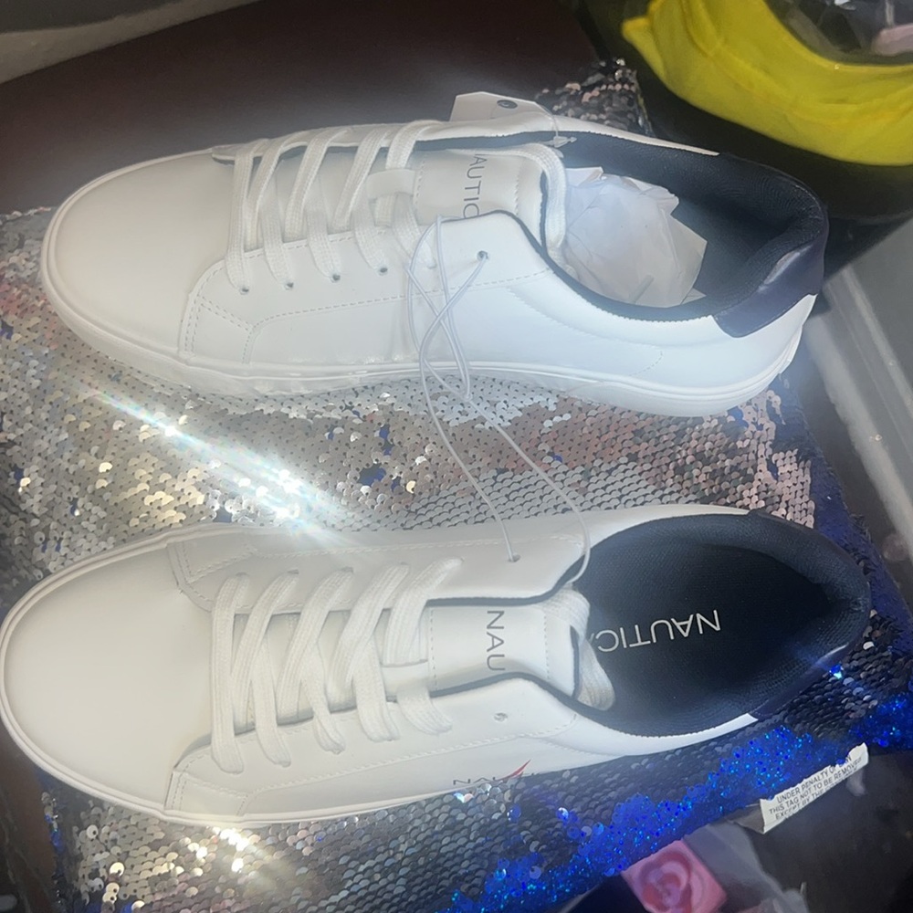 New With Tags- Men’s Nautica Graves Classic Logo Lace-Up Sneakers - Picture 3 of 8